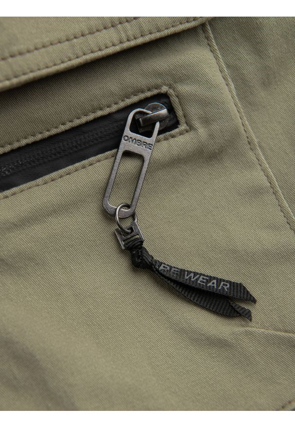 Ombre Clothing - Męskie spodnie JOGGERY z zapinanymi kieszeniami cargo - khaki V1 OM-PAJO-0125 - XXL. Okazja: na co dzień. Kolor: brązowy. Materiał: bawełna, elastan. Wzór: aplikacja. Styl: casual