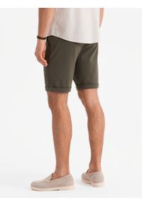 Ombre Clothing - Męskie dzianinowe szorty z podwiniętymi nogawkami – oliwkowe V5 OM-SRCS-0170 - XXL. Kolor: oliwkowy. Materiał: dzianina. Wzór: jednolity. Styl: klasyczny #3