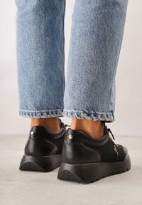 Born2be - Czarne Sneakersy na Grubej Podeszwie ze Skórzaną Wkładką i Napisem Airarge. Okazja: na co dzień. Zapięcie: sznurówki. Kolor: czarny. Materiał: skóra. Wzór: napisy #5