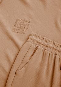 Born2be - Beżowy Letni Komplet Bogaty w Wiskozę Bluzka Oversize z Haftem i Spodnie Abis. Kolor: beżowy. Materiał: wiskoza. Wzór: haft #4