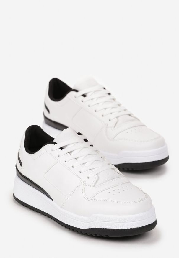 Born2be - Biało-Czarne Sneakersy z Dekoracyjnymi Wstawkami i Perforacją na Nosku Septisa. Okazja: na co dzień. Kolor: biały. Materiał: bawełna, jeans