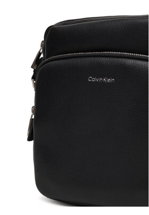 Calvin Klein Saszetka Raised Pocket Reporter LV04D3317G Czarny. Kolor: czarny. Materiał: skóra
