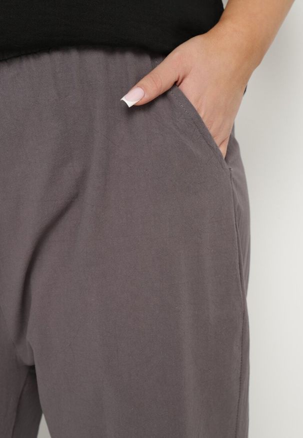 Born2be - Szare Klasyczne Spodnie Bawełniane z Gumką w Pasie Olozi. Okazja: na co dzień. Kolekcja: plus size. Kolor: szary. Materiał: bawełna. Styl: klasyczny