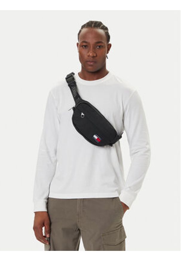 Tommy Jeans Saszetka nerka Tjm Ess Daily Bumbag AM0AM13701 Czarny. Kolor: czarny. Materiał: materiał