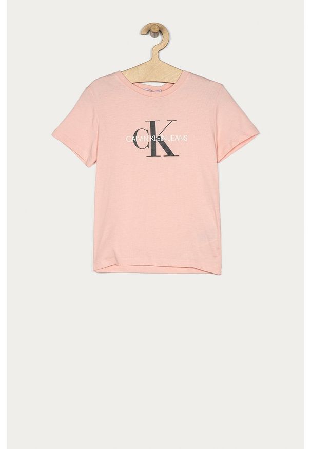 Calvin Klein Jeans - T-shirt dziecięcy 104-176 cm. Okazja: na co dzień. Kolor: różowy. Materiał: bawełna, dzianina. Wzór: nadruk. Styl: casual
