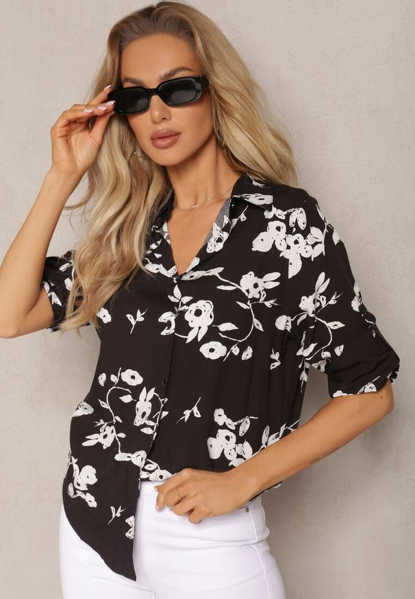 Renee - Czarna Koszula Typu Kimono z Bawełny i Wiskozy w Kwiatowy Wzór Carlania. Kolor: czarny. Materiał: wiskoza, bawełna. Wzór: kwiaty