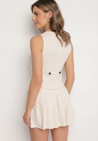 Born2be - Jasnobeżowa Sukienka Góra w Stylu Kamizelki i Rozkloszowany Dół Eviraia. Okazja: na co dzień. Typ kołnierza: dekolt w kształcie V. Kolor: beżowy. Typ sukienki: rozkloszowane. Styl: klasyczny, casual #4