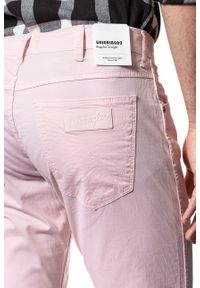 Wrangler - WRANGLER SPODNIE MĘSKIE GREENSBORO PEPPA PINK W15QMM20A. Materiał: materiał #8