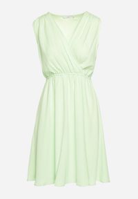 Born2be - Jasnozielona Sukienka z Kopertowym Dekoltem i Gumką w Pasie Vereri. Typ kołnierza: dekolt kopertowy. Kolor: zielony. Długość rękawa: krótki rękaw. Typ sukienki: kopertowe #7