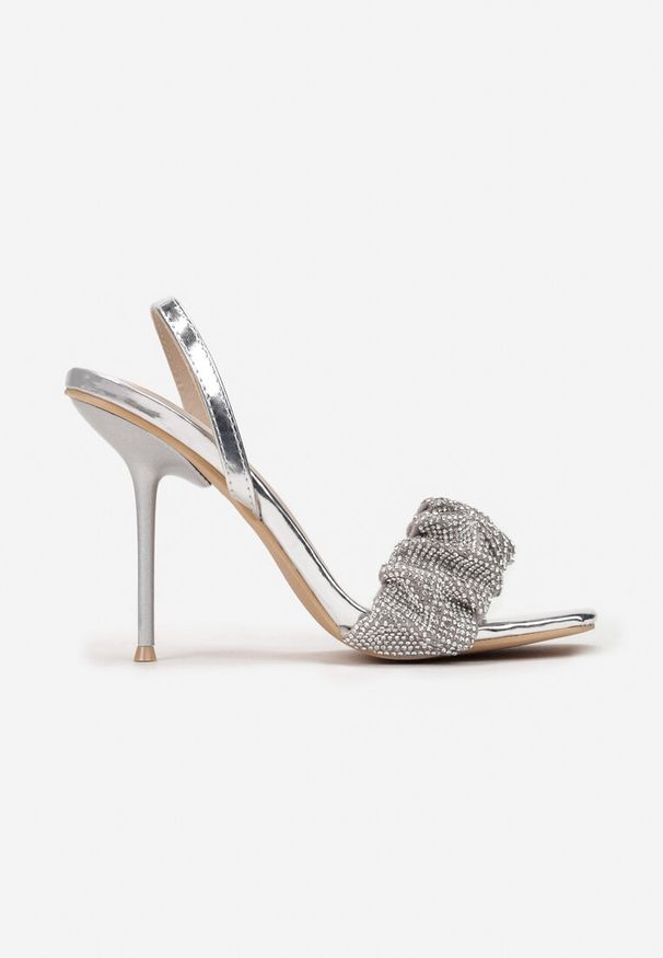Renee - Srebrne Sandały Auxithoe. Nosek buta: otwarty. Zapięcie: pasek. Kolor: srebrny. Styl: glamour