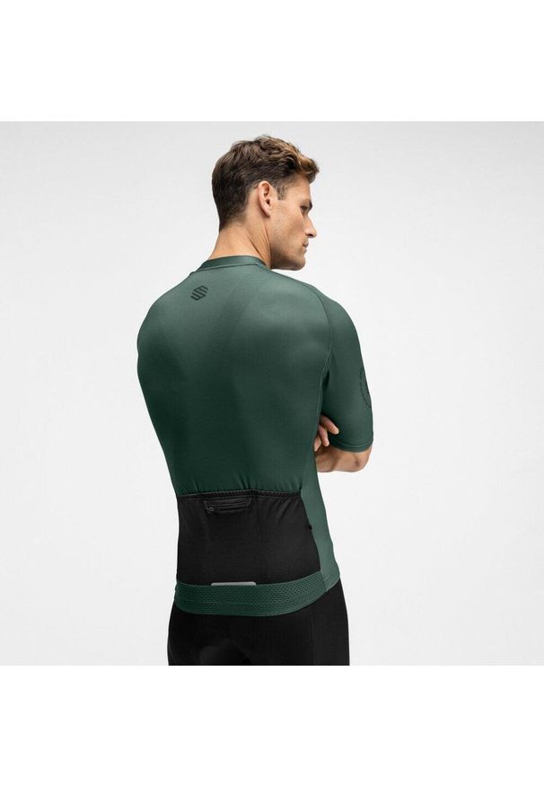 SIROKO - Męska koszulka rowerowa z krótkim rękawem Kolarstwo Siroko M2 Dirty Road. Kolor: zielony. Długość rękawa: krótki rękaw. Długość: krótkie. Sport: kolarstwo