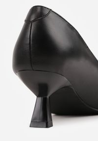 Renee - Czarne Czółenka Vices na Kaczuszce z Wkładką ze Skóry Naturalnej Nalibre. Okazja: na co dzień, na spotkanie biznesowe. Kolor: czarny. Materiał: skóra. Obcas: na szpilce. Styl: casual, biznesowy, elegancki #5
