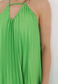 Born2be - Zielona Sukienka Satynowa Canice. Kolor: zielony. Materiał: satyna. Wzór: geometria. Długość: maxi