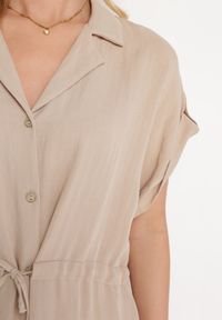 Born2be - Beżowa Koszulowa Sukienka Midi z Wiskozy na Guziki z Troczkiem i Wycięciami Alicana. Typ kołnierza: kołnierzyk klasyczny. Kolor: beżowy. Materiał: wiskoza. Typ sukienki: koszulowe. Styl: klasyczny. Długość: midi #2