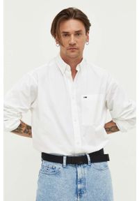 Tommy Jeans koszula bawełniana męska kolor biały relaxed z kołnierzykiem button-down. Typ kołnierza: button down. Kolor: biały. Materiał: bawełna. Długość rękawa: długi rękaw. Długość: długie