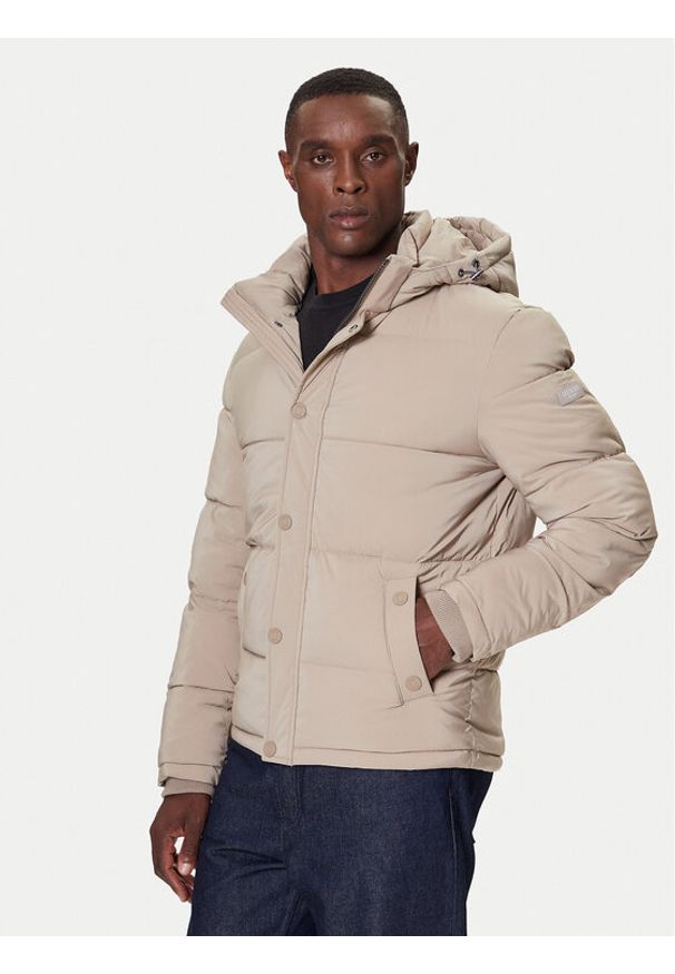 Guess Kurtka zimowa M4BL21 WGJ42 Beżowy Regular Fit. Kolor: beżowy. Materiał: syntetyk. Sezon: zima