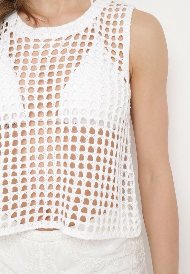 Born2be - Biały Ażurowy Top w Stylu Szydełkowym Maloetti. Kolor: biały. Materiał: jeans. Wzór: ażurowy. Sezon: lato. Styl: elegancki