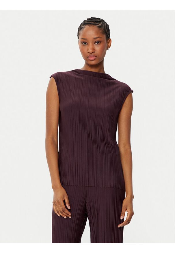 Gina Tricot Bluzka 23481 Bordowy Regular Fit. Kolor: czerwony. Materiał: syntetyk