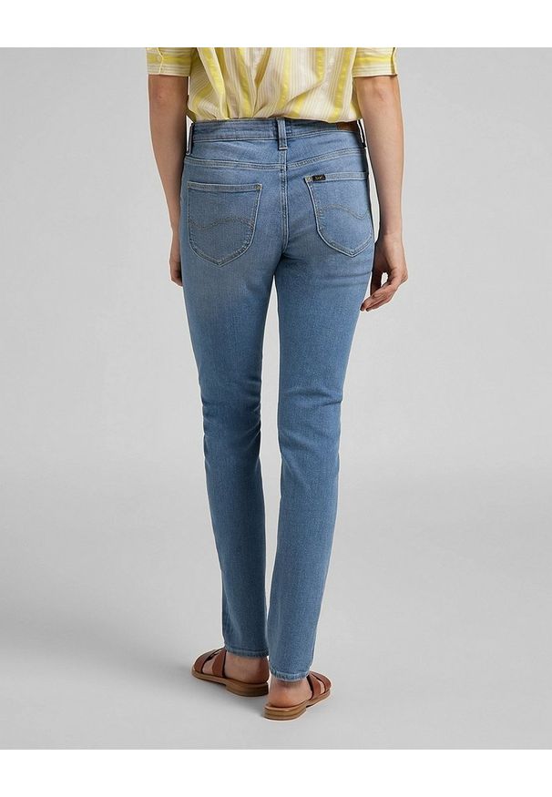 Lee - DAMSKIE SPODNIE JEANSOWE LEE ELLY LIGHT LOU L305QDXJ 112106154