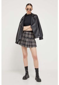 Abercrombie & Fitch body damskie kolor czarny z półgolfem. Kolor: czarny. Materiał: dzianina. Długość: krótkie. Wzór: gładki #3