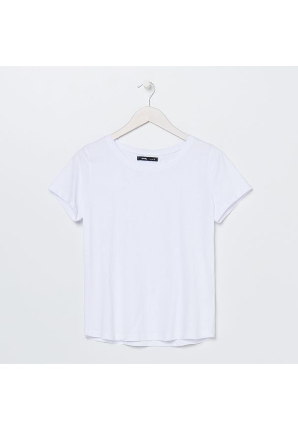 Sinsay - Bawełniana koszulka basic - Biały. Kolor: biały. Materiał: bawełna