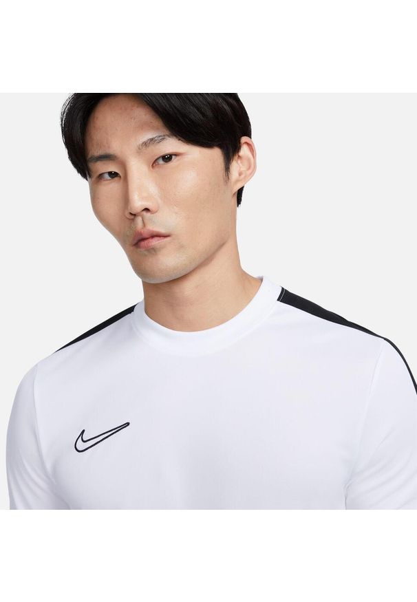 Koszulka treningowa męska Nike DF Academy 23. Kolor: biały. Materiał: poliester. Długość rękawa: krótki rękaw. Długość: krótkie