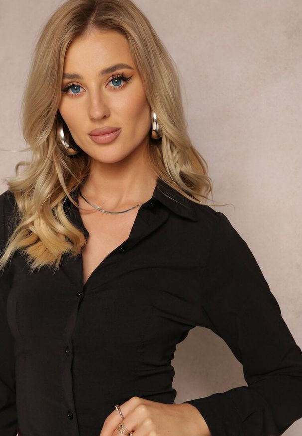 Renee - Czarna Gładka Koszula Zapinana na Guziki Hejora. Kolor: czarny. Materiał: tkanina. Wzór: gładki