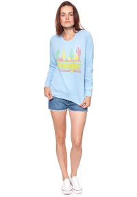 Wrangler - BLUZA WRANGLER DAMSKA SWEATER CERULEAN W6077IEVT. Kolor: niebieski. Wzór: kolorowy, nadruk #3