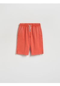 Reserved - Bawełniane szorty bermudy - koralowy. Kolor: pomarańczowy. Materiał: bawełna