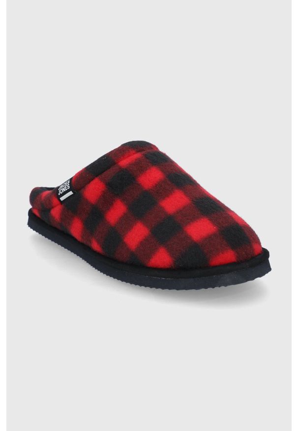 Jack & Jones Kapcie kolor czerwony. Kolor: czerwony. Materiał: materiał