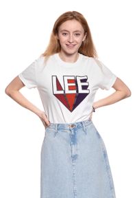 Lee - LEE T SHIRT DAMSKI RETRO LOGO TEE CLOUD DANCER L40TEPHA. Wzór: nadruk. Styl: retro #7