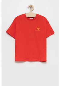 Diadora t-shirt bawełniany dziecięcy kolor czerwony. Okazja: na co dzień. Kolor: czerwony. Materiał: bawełna. Styl: casual