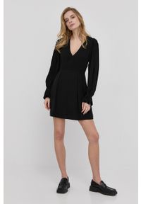 VICTORIA BECKHAM - Victoria Beckham sukienka kolor czarny mini rozkloszowana. Kolor: czarny. Materiał: tkanina. Długość rękawa: długi rękaw. Typ sukienki: rozkloszowane. Długość: mini #4