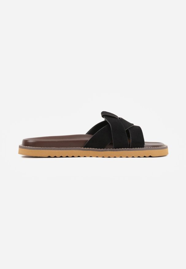 Born2be - Czarne Klapki VICES z Przeplatanymi Paskami Anreene. Okazja: na co dzień. Kolor: czarny. Materiał: len. Wzór: paski. Styl: casual, klasyczny, elegancki
