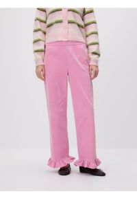 Reserved - Spodnie z falbanką - pastelowy róż. Kolor: różowy. Materiał: tkanina, bawełna #1