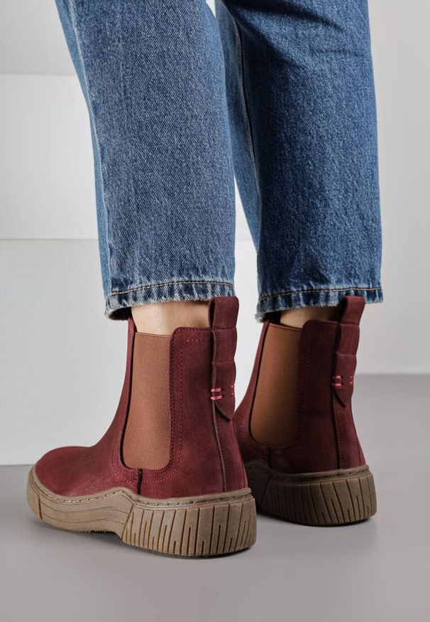 Born2be - Bordowe Botki Sztyblety na Ozdobnie Żłobionej Podeszwie Ezisane. Okazja: na co dzień. Kolor: czerwony. Materiał: jeans. Styl: casual, elegancki