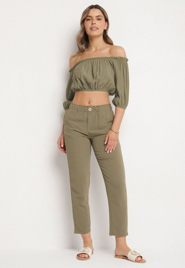 Born2be - Zielone Spodnie o Klasycznym Kroju z Gumką w Talii Tilunea. Okazja: na co dzień. Kolor: zielony. Styl: klasyczny