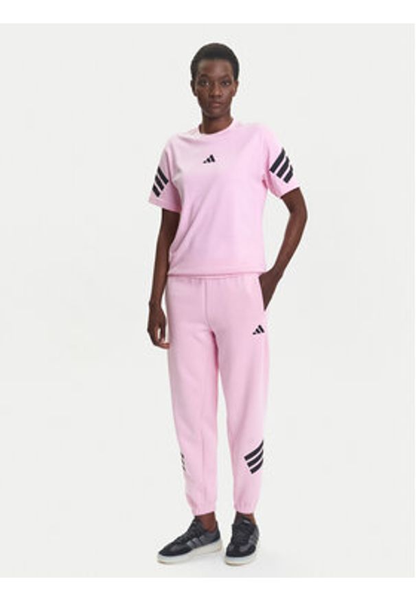 Adidas - adidas T-Shirt Future Icons 3-Stripes JE0240 Różowy Regular Fit. Kolor: różowy. Materiał: bawełna