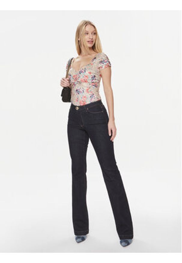 Guess Body Ss Heart Nk Clara W4RP37 KBEM0 Kolorowy Slim Fit. Materiał: syntetyk. Wzór: kolorowy