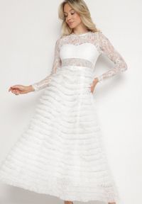 Born2be - Biała Maxi Sukienka Rozkloszowana z Koronkową Górą i Tiulowymi Falbankami Firina. Typ kołnierza: kołnierz z falbankami. Kolor: biały. Materiał: tiul, koronka. Długość: maxi #7