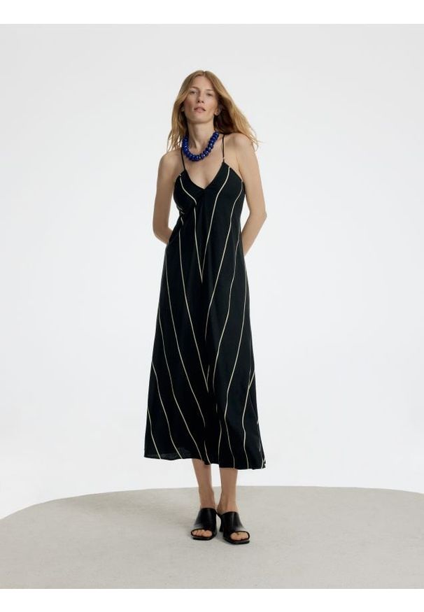 Reserved - Sukienka mini z dodatkiem lnu - czarny. Kolor: czarny. Materiał: len. Typ sukienki: proste. Długość: mini