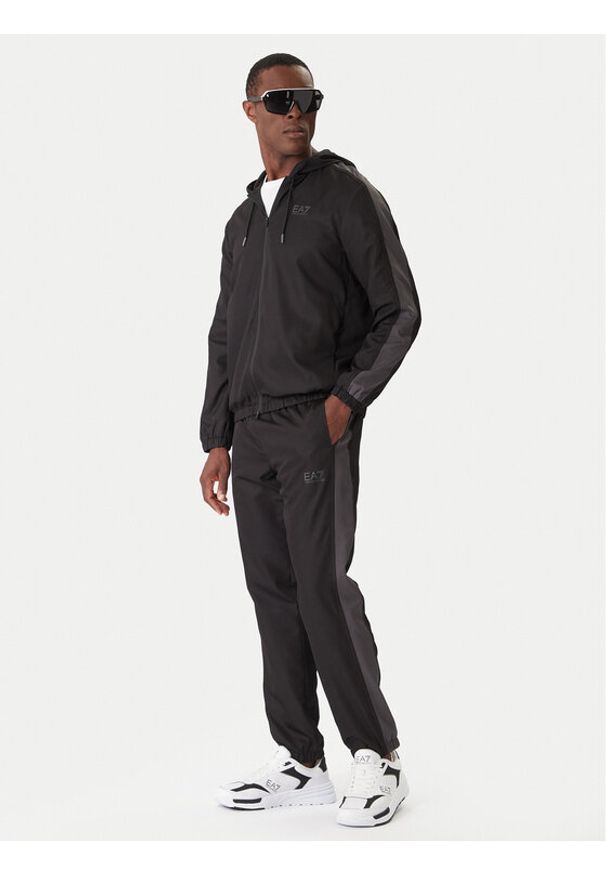 EA7 Emporio Armani Dres 7M000643 AF16072 UC001 Czarny Modern Fit. Kolor: czarny. Materiał: syntetyk
