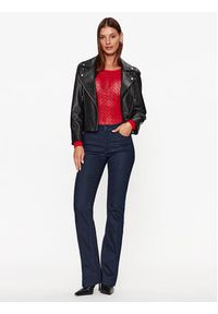 Guess Body O3BM11 KBXA0 Czerwony Slim Fit. Kolor: czerwony. Materiał: syntetyk