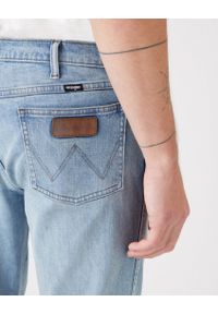 Wrangler - WRANGLER GREENSBORO MĘSKIE SPODNIE JEANSOWE INDIGO LEGENDS W15Q5966P