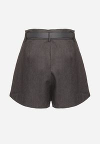 Born2be - Szare Szorty z Wysokim Stanem z Paskiem i Klamrą w Kształcie Motyla Veritana. Okazja: na co dzień. Stan: podwyższony. Kolor: szary. Styl: elegancki, casual #5