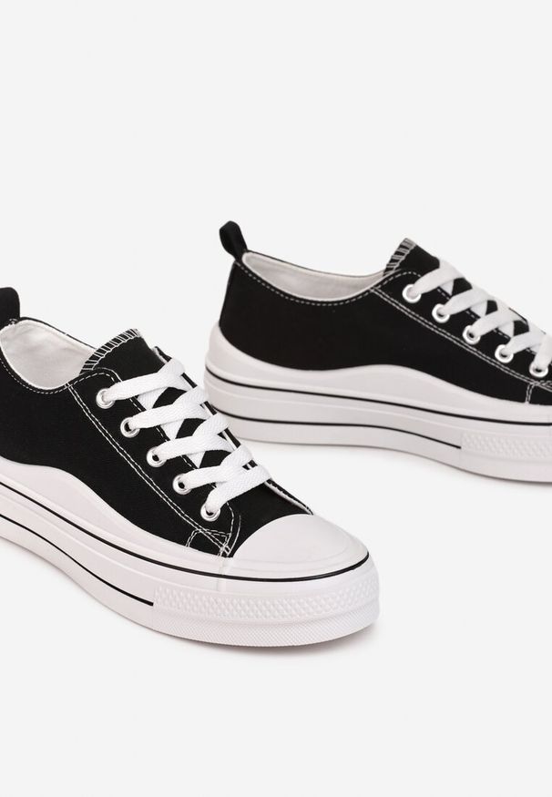 Born2be - Czarne Trampki na Grubej Podeszwie Alyvia. Wysokość cholewki: przed kostkę. Kolor: czarny. Materiał: materiał, guma. Szerokość cholewki: normalna