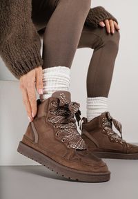 Born2be - Brązowe Sneakersy z Ozdobnymi Sznurówkami Eveslia. Okazja: na co dzień. Zapięcie: sznurówki. Kolor: brązowy. Materiał: jeans
