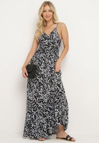 Born2be - Czarno-Biała Sukienka z Wiskozy na Ramiączkach z Gumką w Pasie i Materiałowym Paskiem Stralia. Okazja: na co dzień. Kolor: czarny. Materiał: wiskoza, materiał. Długość rękawa: na ramiączkach. Styl: casual, elegancki #5