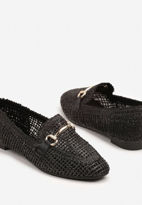 Born2be - Czarne Mokasyny Ażurowe z Klamerką Falaniella. Okazja: na co dzień. Kolor: czarny. Wzór: ażurowy. Obcas: na obcasie. Styl: elegancki, casual. Wysokość obcasa: niski