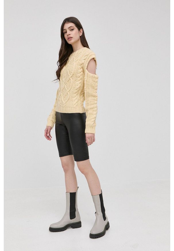 For Love & Lemons sweter damski kolor żółty ciepły. Kolor: żółty. Materiał: dzianina. Długość rękawa: długi rękaw. Długość: długie. Wzór: ze splotem